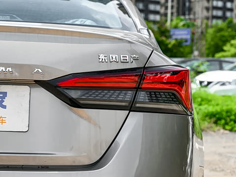 2025�� 2.0L XL-TLS ������