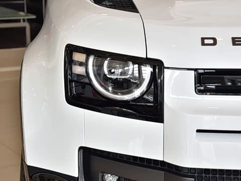 2026�� 110 3.0T P400 X-Dynamic HSE