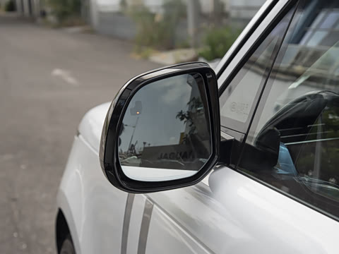 2026�� 3.0 L6 400PS AB�����