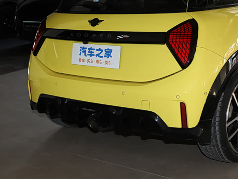 2025�� JOHN COOPER WORKS