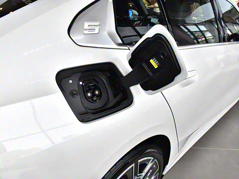 2026�� xDrive 50L M�˶���װ