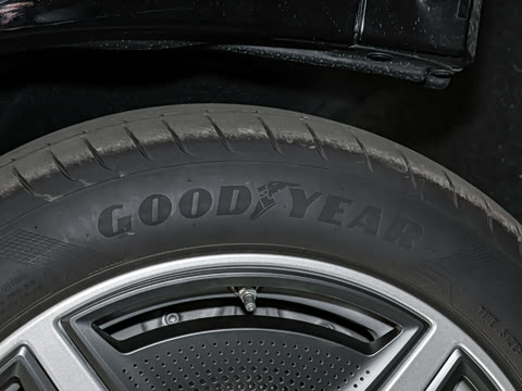 2025�� 500 4MATIC