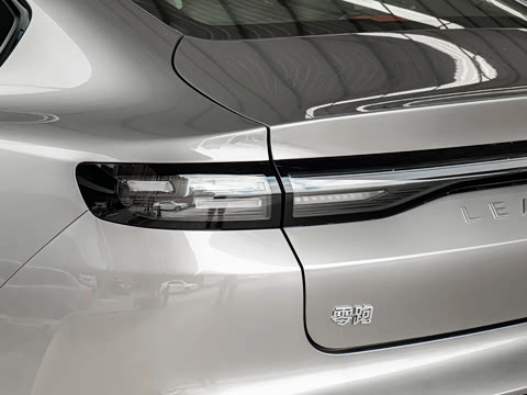 2027�� 670������