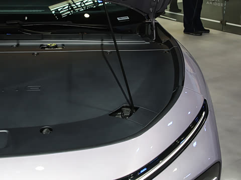 2026�� ���� 725 Max �콢��