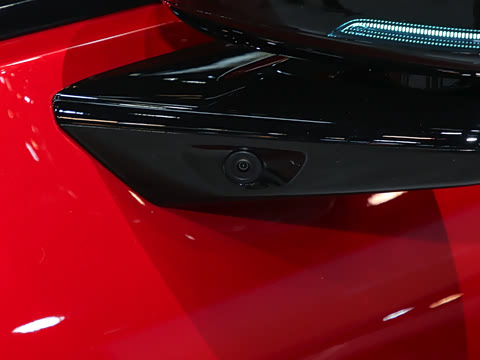 2025�� 750 ���� Max