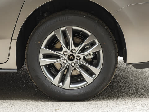 2027�� 2.5L ˫��������԰�