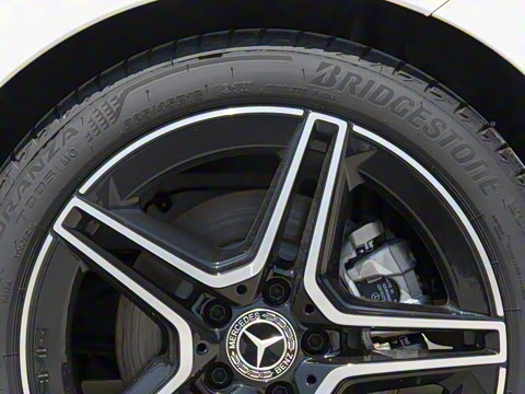 2025�� CLA 260 4MATIC ���ܳ�