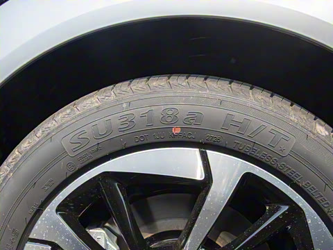 2025�� Plus 610 ������