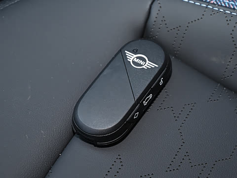 2026�� 466km COOPER E ������