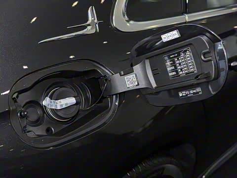 2025�� �Ŀ� E 300 L ʱ���˶���