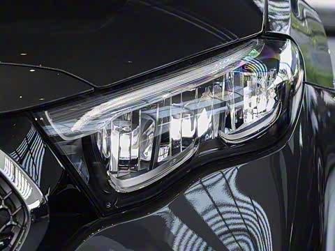 2025�� �Ŀ� E 300 L ʱ���˶���