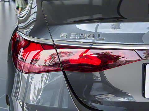 2025�� �Ŀ� E 300 L ʱ���˶���