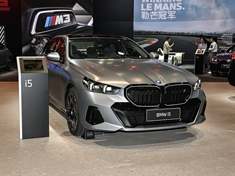 2026�� �Ŀ� xDrive 50L M�˶���װ