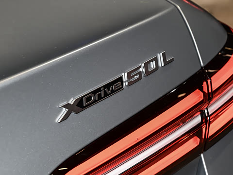2026�� �Ŀ� xDrive 50L M�˶���װ