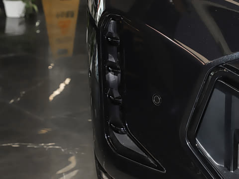 2026�� xDrive40i M�˶���װ