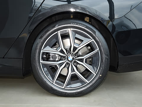 2026�� �Ŀ� eDrive 40L M�˶���װ