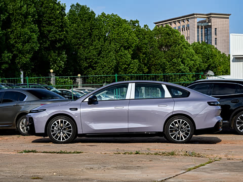 2027�� 670������