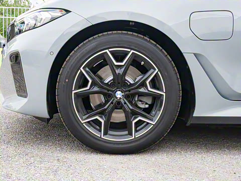 2026�� eDrive 40 L ��ҹ��װ