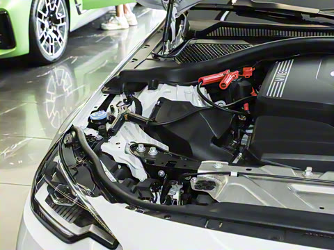 2025�� 225i M�˶���ҹ��װ