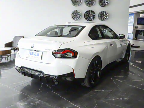 2025�� 225i M�˶���ҹ��װ