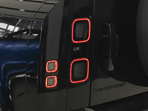 2026�� 110 3.0T P400 X-Dynamic HSE