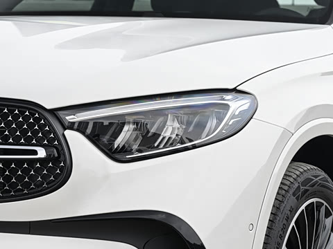 2026�� �Ŀ� GLC 300 4MATIC ����SUV