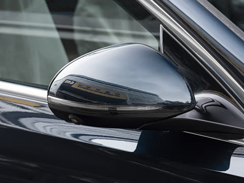 2026�� E 300 L ������