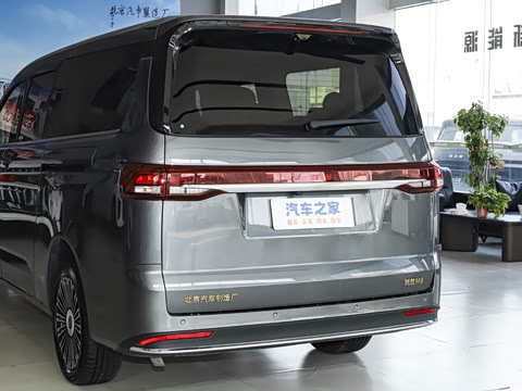 2026�� ���̰� 230����� 7��