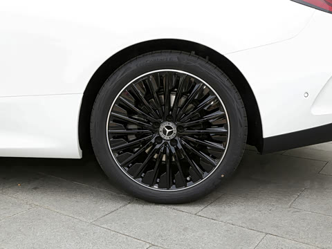 2026�� �Ŀ� CLE 300 4MATIC ������ܳ�