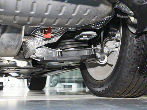 2025�� 3.0 L6 360PS ʢ����