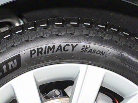 2025�� 3.0 L6 360PS ʢ����