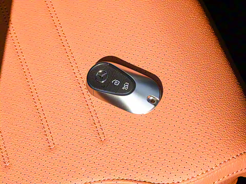 2026�� GLC 300 L 4MATIC ������ 7��