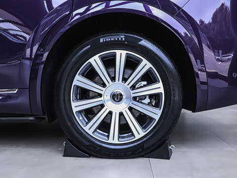 2025�� ���� Ultra�� 53.4kWh 5���� (192�߼����״