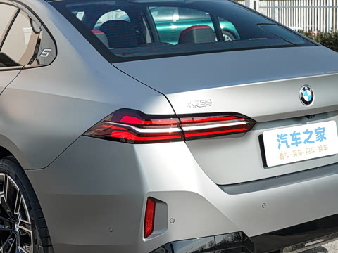 2026�� �Ŀ� 530Li ������ M�˶���װ