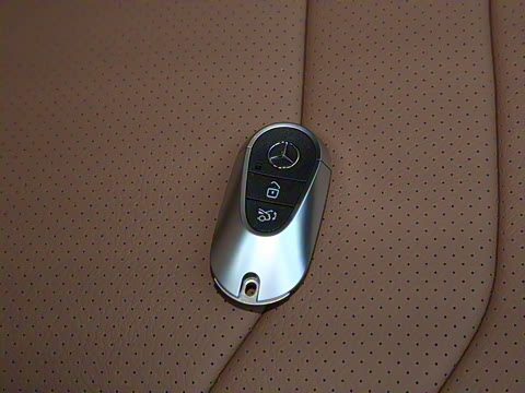 2025�� �Ŀ� E 300 L ʱ���˶���