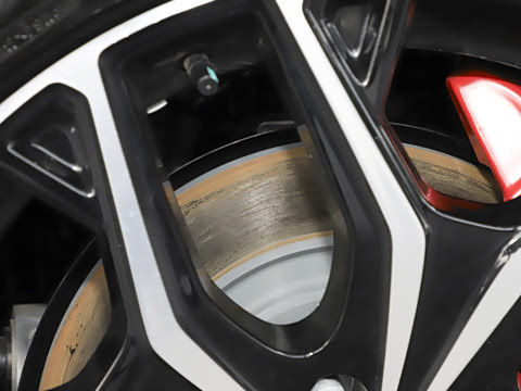 2025�� ���� 650MaxѲ����