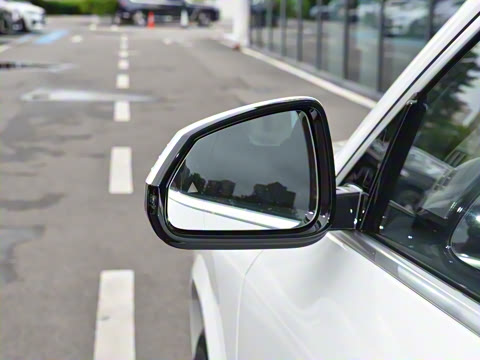 2025�� sDrive25i M�˶���װ