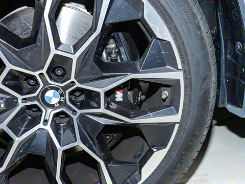 2024�� xDrive40i ������M�˶���װ