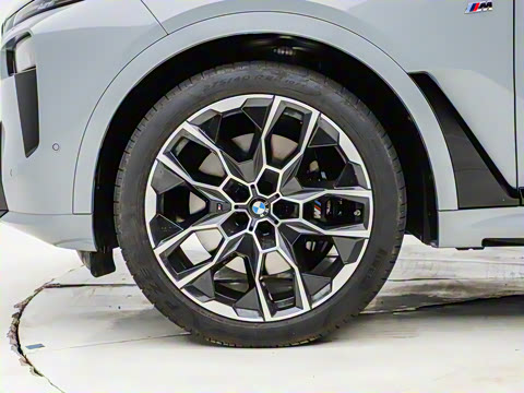 2024�� xDrive40i ������M�˶���װ