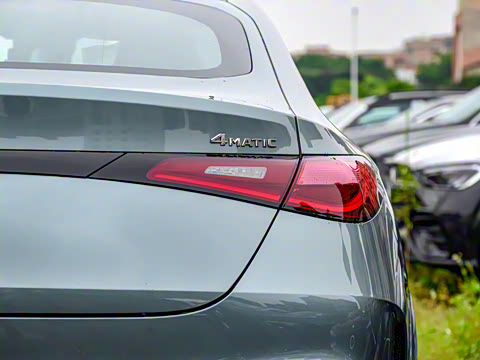 2025�� �Ŀ� GLC 300 4MATIC ����SUV