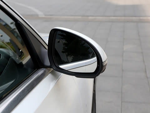 2026�� �Ŀ� C 260 L �˶������