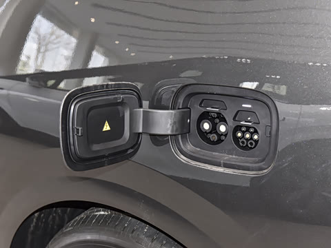 2025�� Ultra ���ܻ��°�