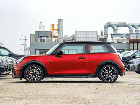 2025�� JOHN COOPER WORKS