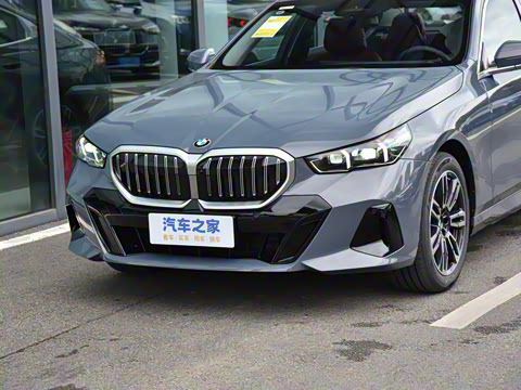 2026�� 530Li ������ M�˶���װ