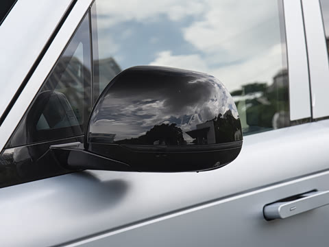 2026�� 4.4 V8 SV����� ����