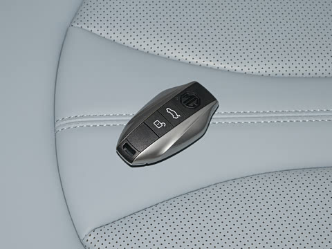 2026�� 2.0T Trophy+ �����˶���