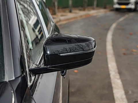 2026�� 330Li M�˶���ҹ��װ