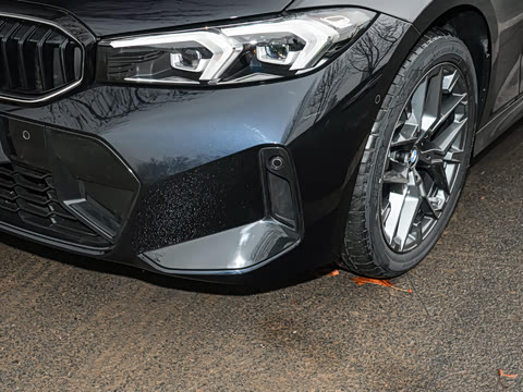 2026�� 330Li M�˶���ҹ��װ