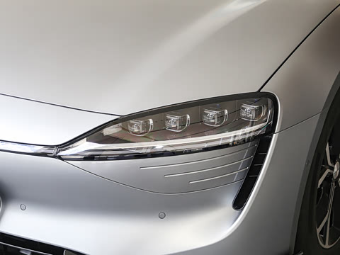 2025�� 705km Max