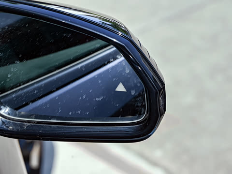 2026�� M235L